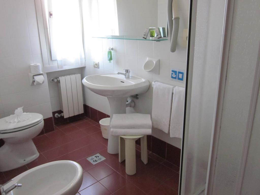 Hotel Marina Torri Del Benaco Dış mekan fotoğraf