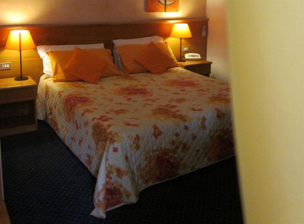 Hotel Marina Torri Del Benaco Dış mekan fotoğraf