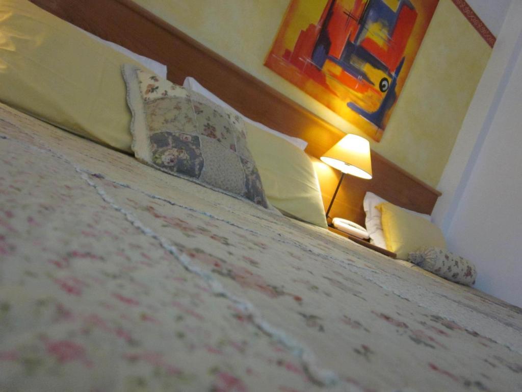 Hotel Marina Torri Del Benaco Oda fotoğraf