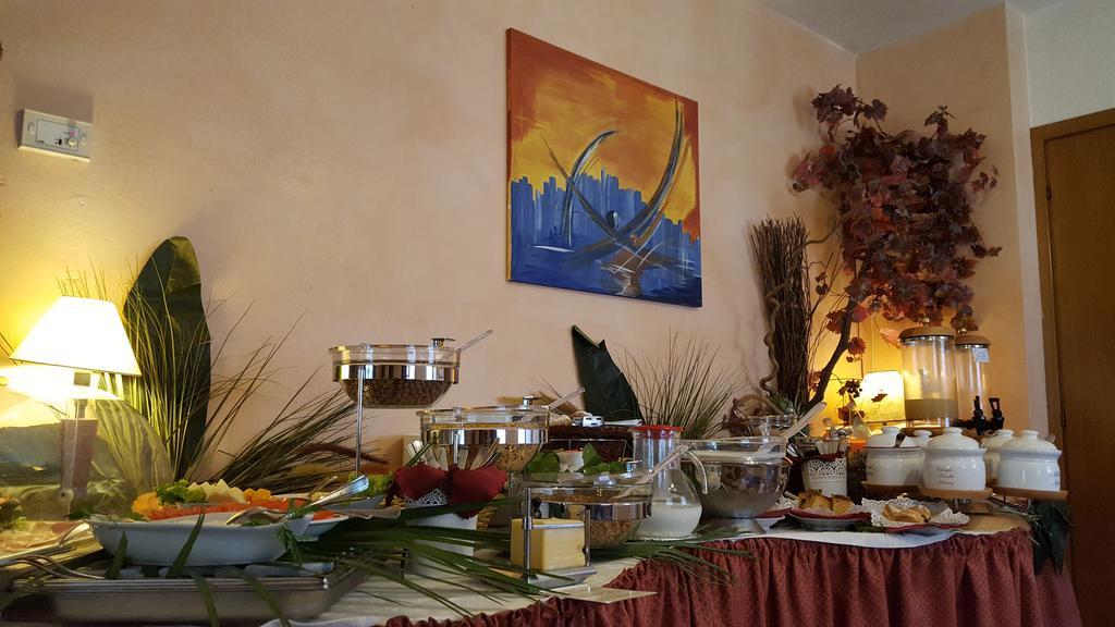 Hotel Marina Torri Del Benaco Dış mekan fotoğraf